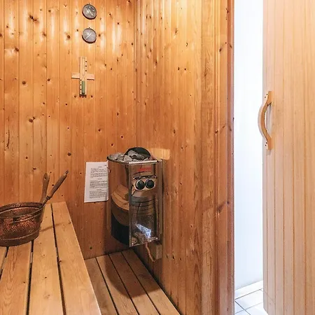 10 Person In Thisted-by Traum *